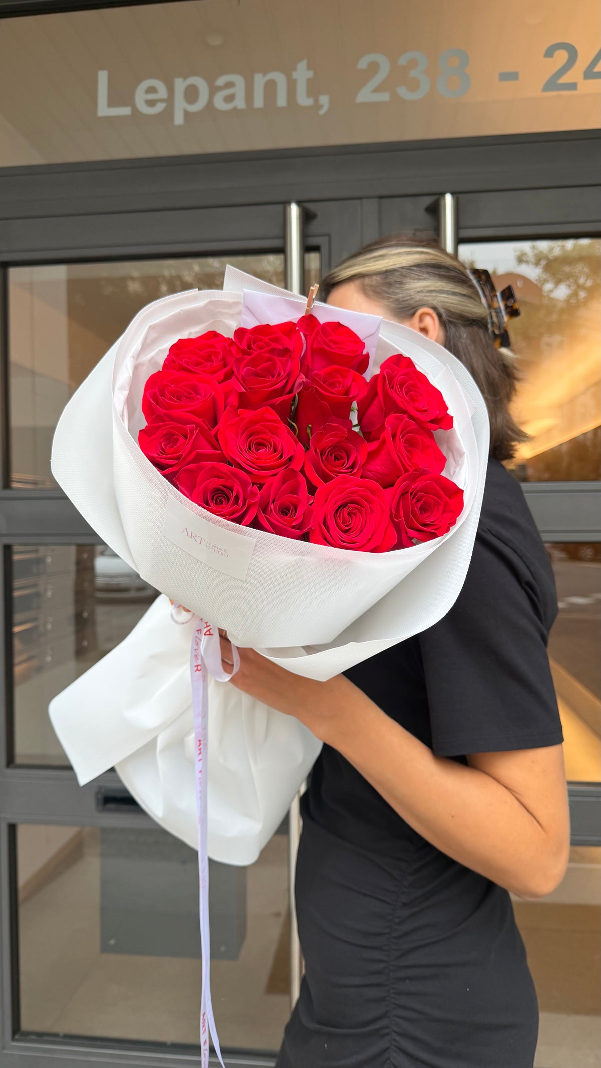 15 Red Roses